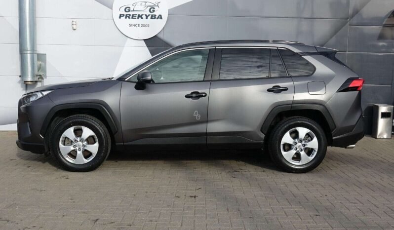 Toyota RAV4 pilnas