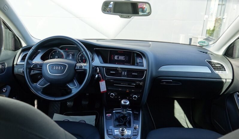 Audi A4 pilnas