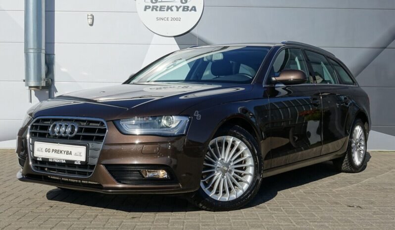 Audi A4 pilnas