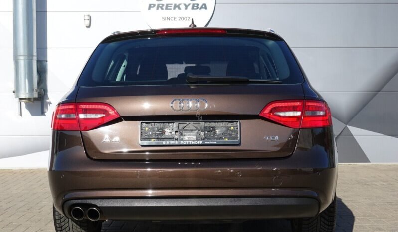 Audi A4 pilnas