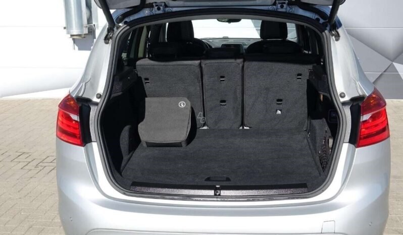 BMW 225 Active Tourer pilnas