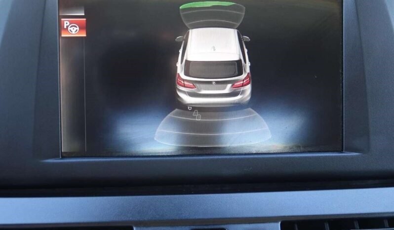 BMW 225 Active Tourer pilnas