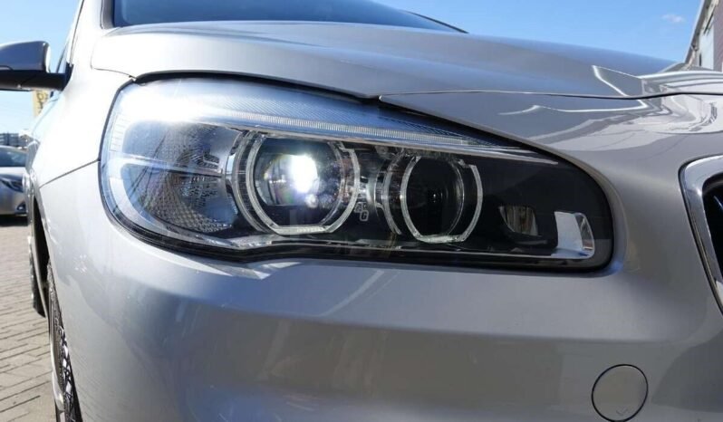 BMW 225 Active Tourer pilnas