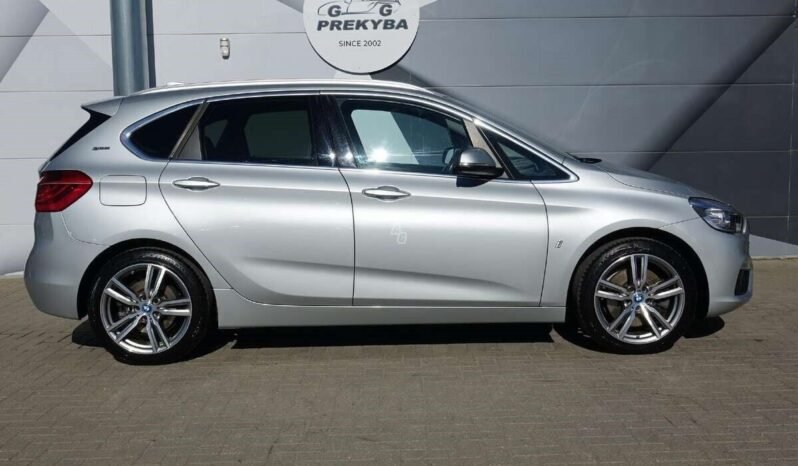 BMW 225 Active Tourer pilnas