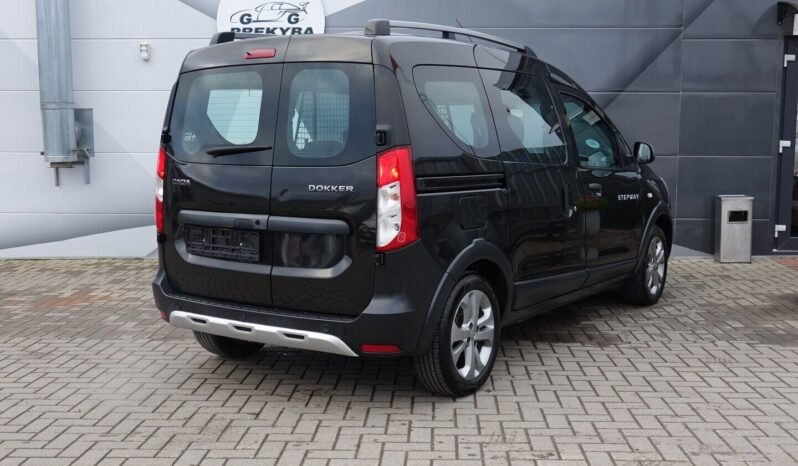 Dacia Dokker pilnas