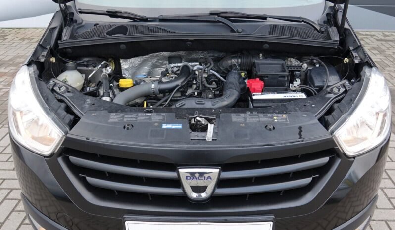 Dacia Dokker pilnas