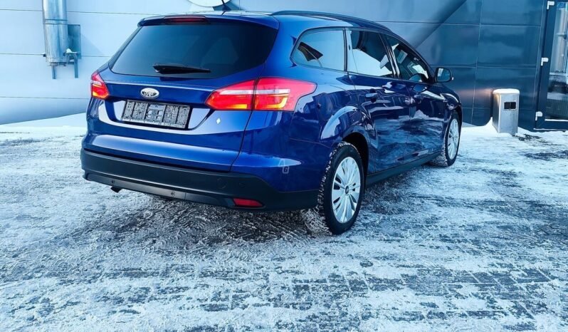 Ford Focus pilnas