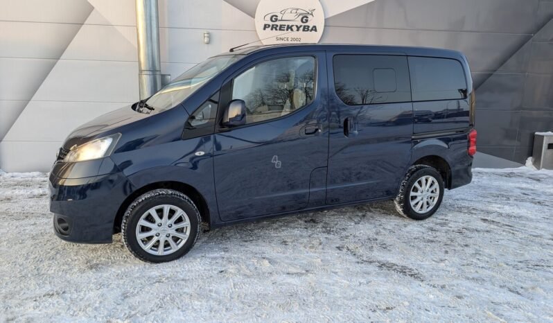 Nissan NV200 pilnas