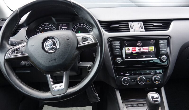 Skoda Octavia Scout pilnas