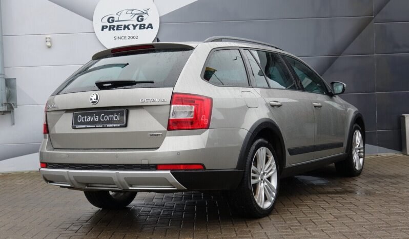 Skoda Octavia Scout pilnas
