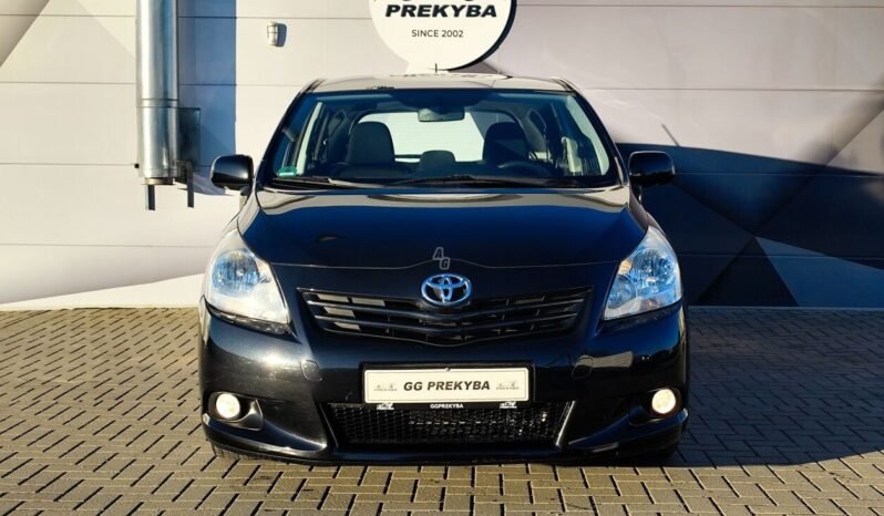 Toyota Verso pilnas