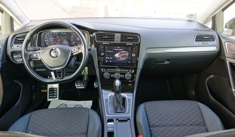 Volkswagen Golf pilnas