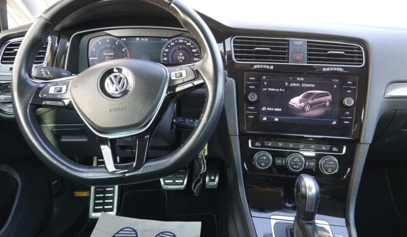 Volkswagen Golf pilnas