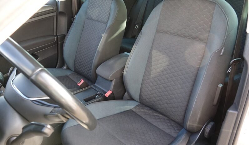 Volkswagen Golf pilnas