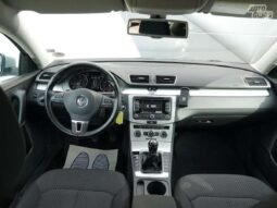 Volkswagen Passat pilnas