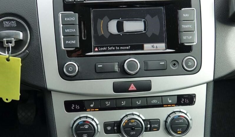 Volkswagen Passat pilnas