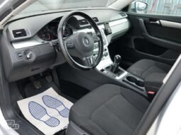 Volkswagen Passat pilnas