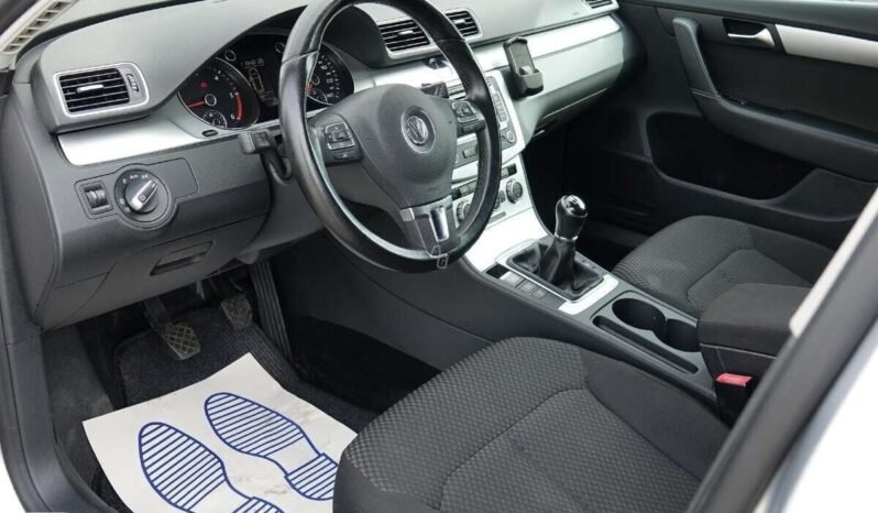 Volkswagen Passat pilnas