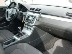 Volkswagen Passat pilnas