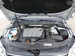 Volkswagen Passat pilnas