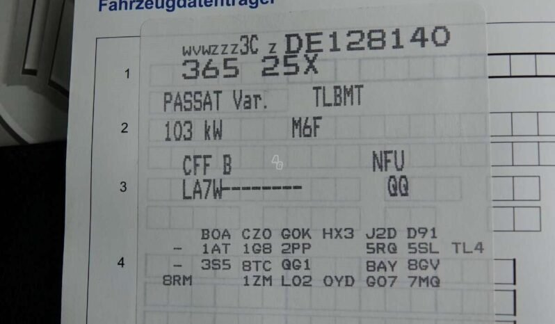 Volkswagen Passat pilnas