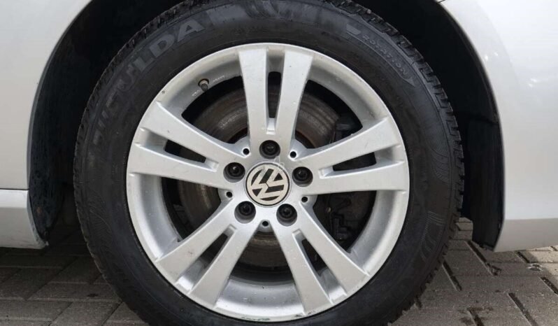 Volkswagen Passat pilnas