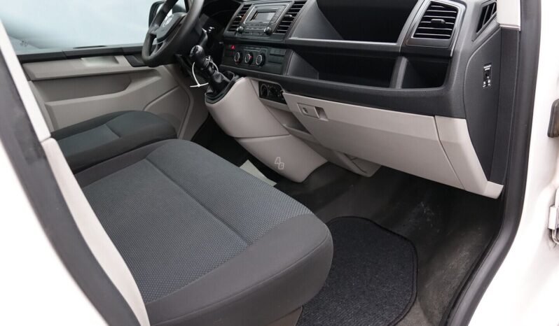 Volkswagen Transporter pilnas