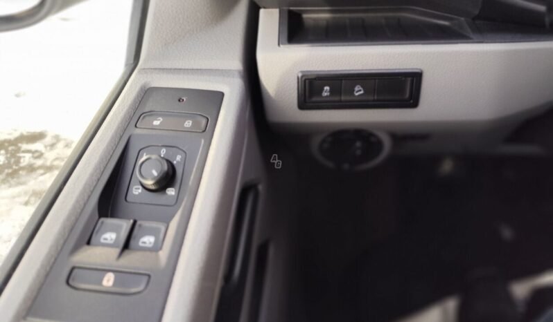 Volkswagen Transporter full