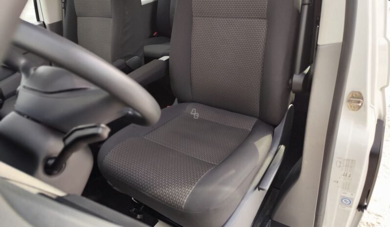 Volkswagen Transporter full