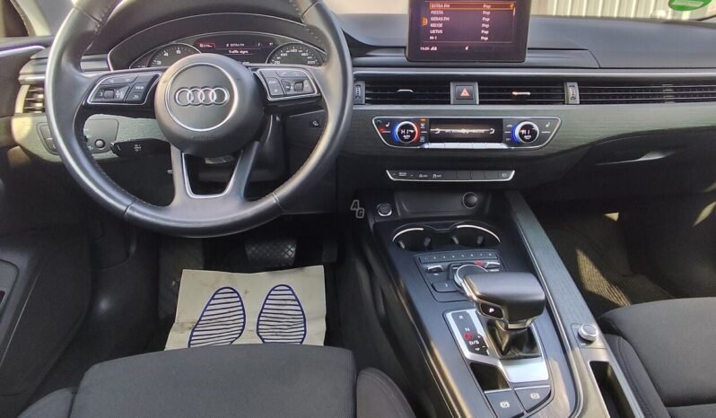 Audi A4 pilnas