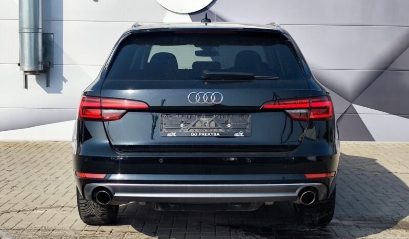 Audi A4 pilnas