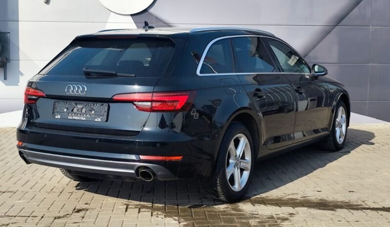Audi A4 pilnas