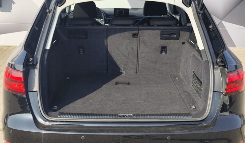 Audi A4 pilnas