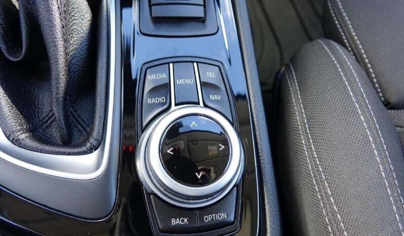 BMW 225 Active Tourer pilnas