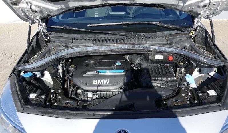 BMW 225 Active Tourer pilnas