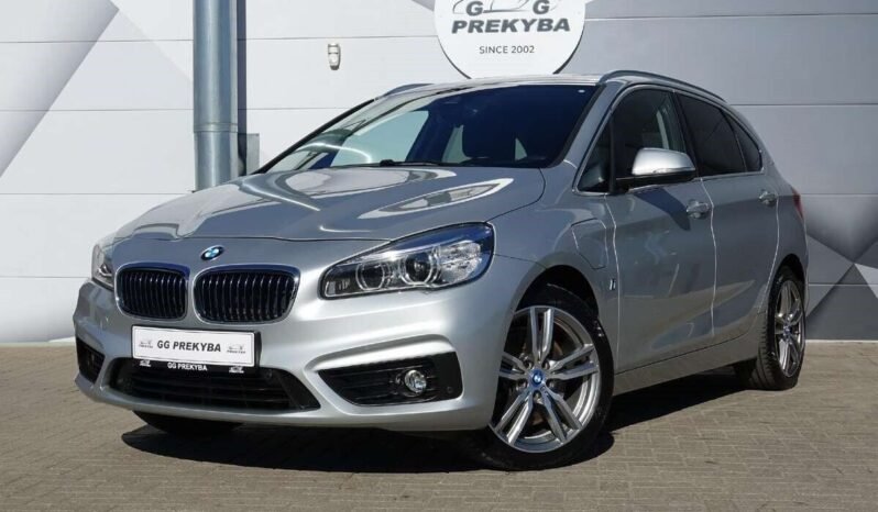 BMW 225 Active Tourer pilnas