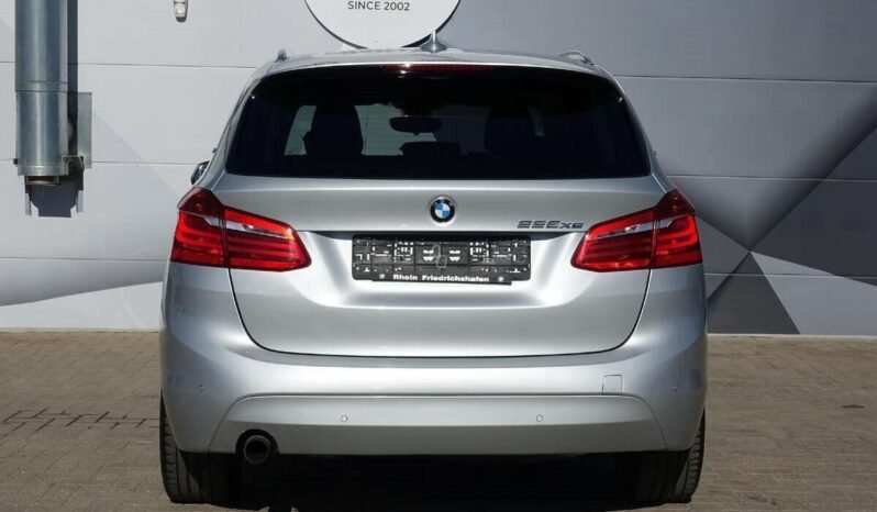 BMW 225 Active Tourer pilnas