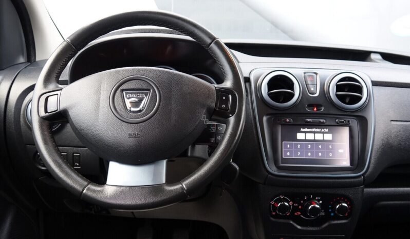Dacia Dokker pilnas