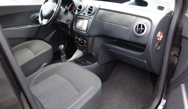 Dacia Dokker pilnas