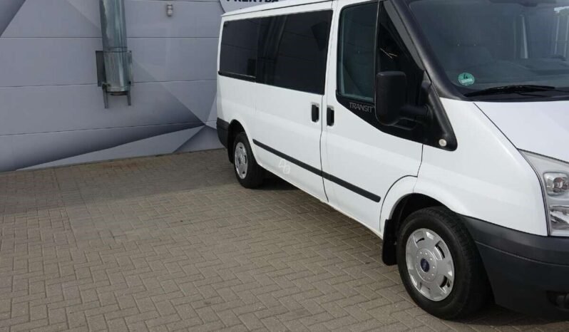 Ford Transit pilnas