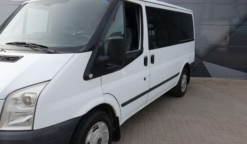 Ford Transit pilnas