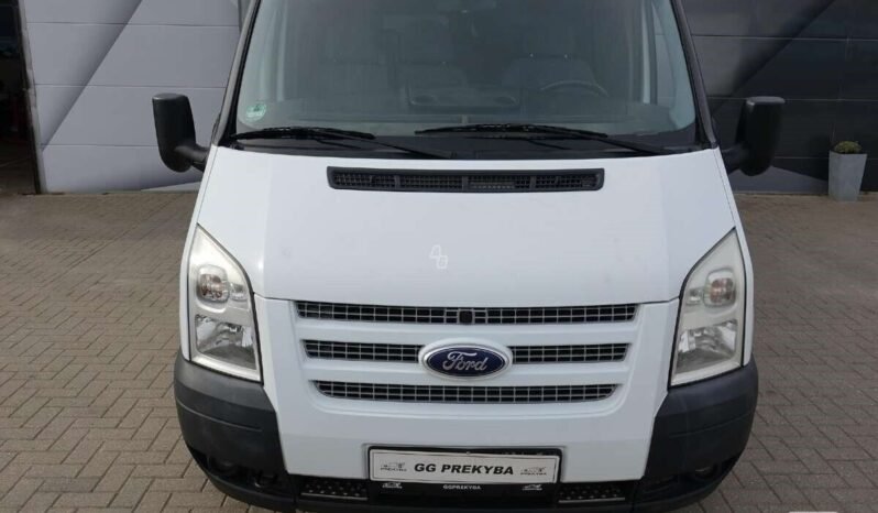 Ford Transit pilnas