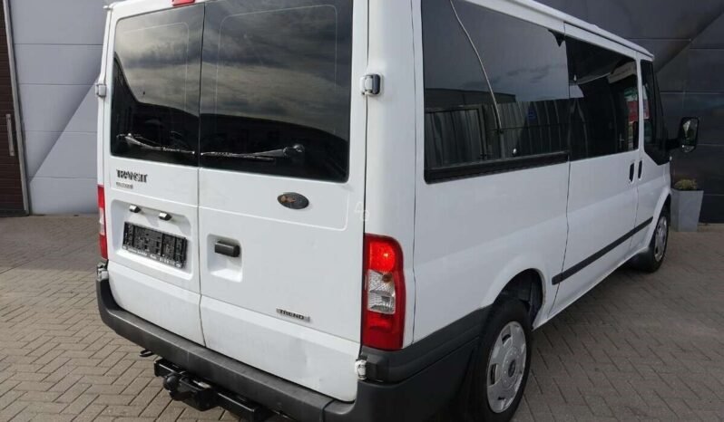 Ford Transit pilnas