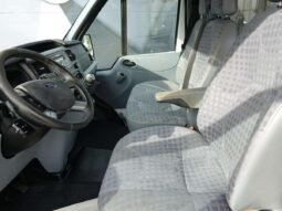 Ford Transit pilnas