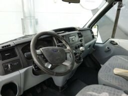 Ford Transit pilnas