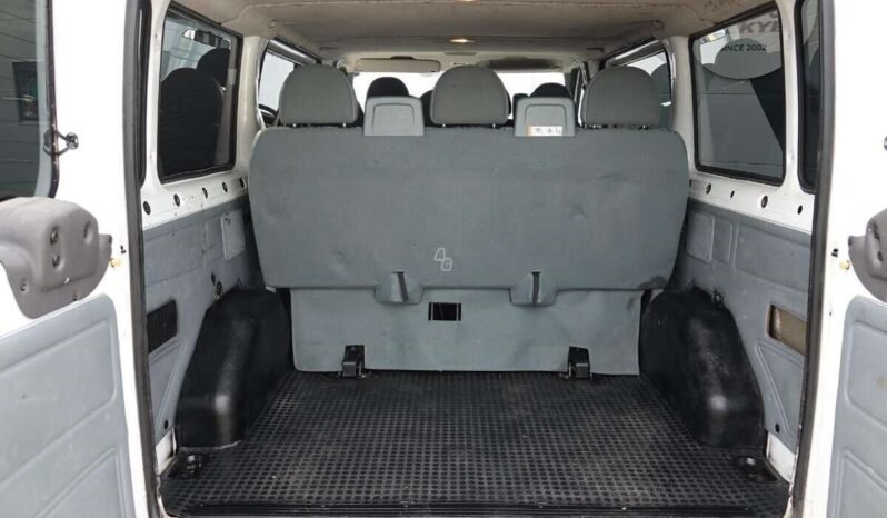 Ford Transit pilnas