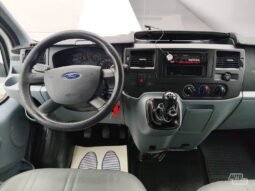 Ford Transit pilnas