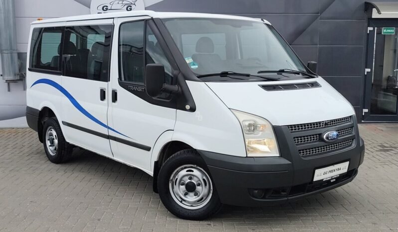 Ford Transit pilnas
