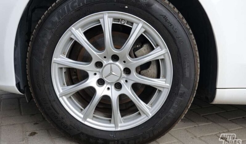 Mercedes-Benz C 180 pilnas