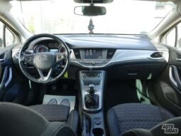 Opel Astra pilnas